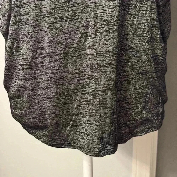 White House Black Market black & gray marked print v neck top women’s size Small - Picture 4 of 9